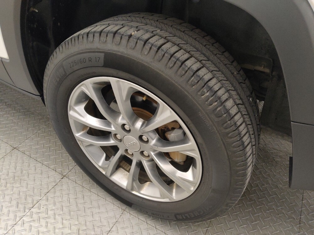 2019 Jeep Cherokee in Houston, TX 77074 - 18135788 31