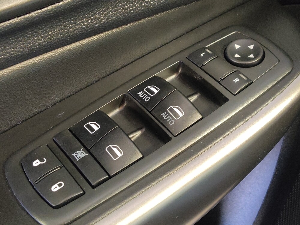 2019 Jeep Cherokee in Houston, TX 77074 - 18135788 27