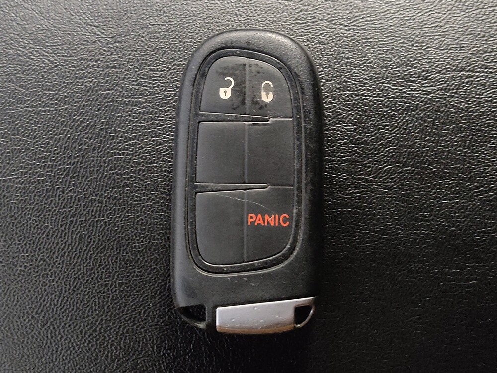 2019 Jeep Cherokee in Houston, TX 77074 - 18135788 32