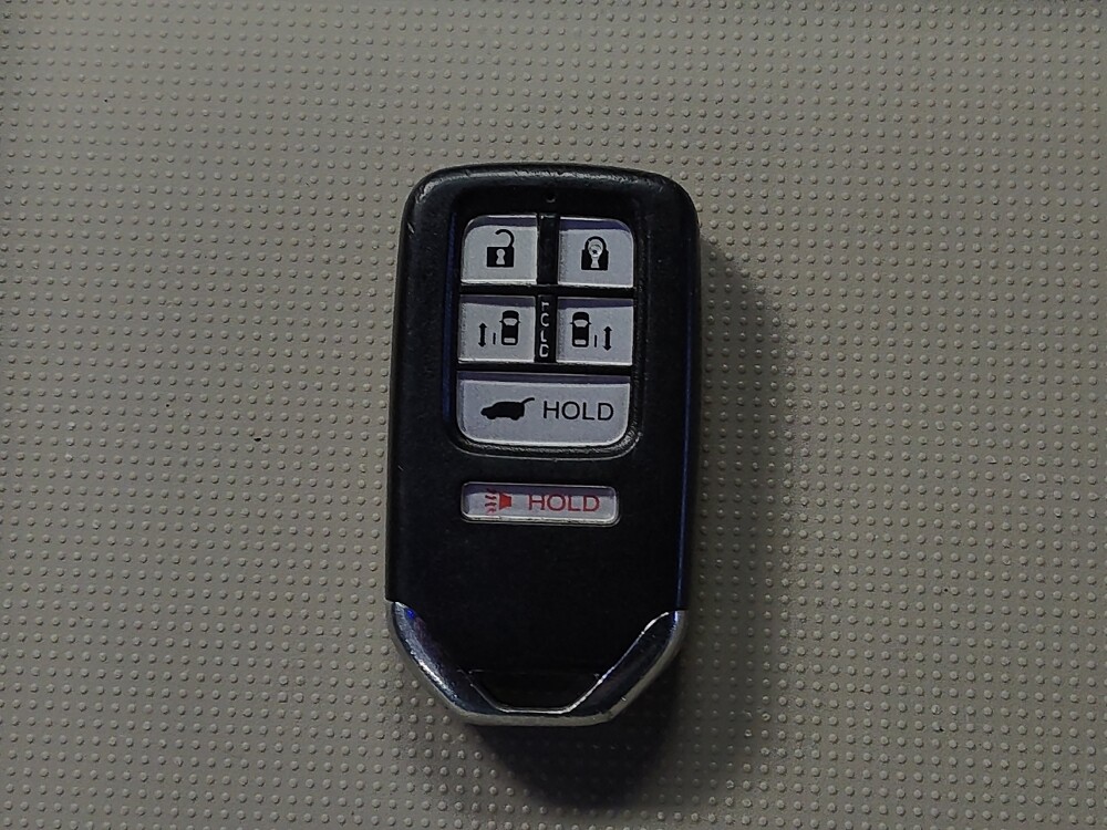 2016 Honda Odyssey in Houston, TX 77060 - 18135790 32