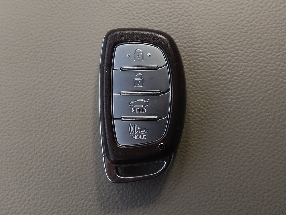 2019 Hyundai Elantra in Houston, TX 77060 - 18135808 32