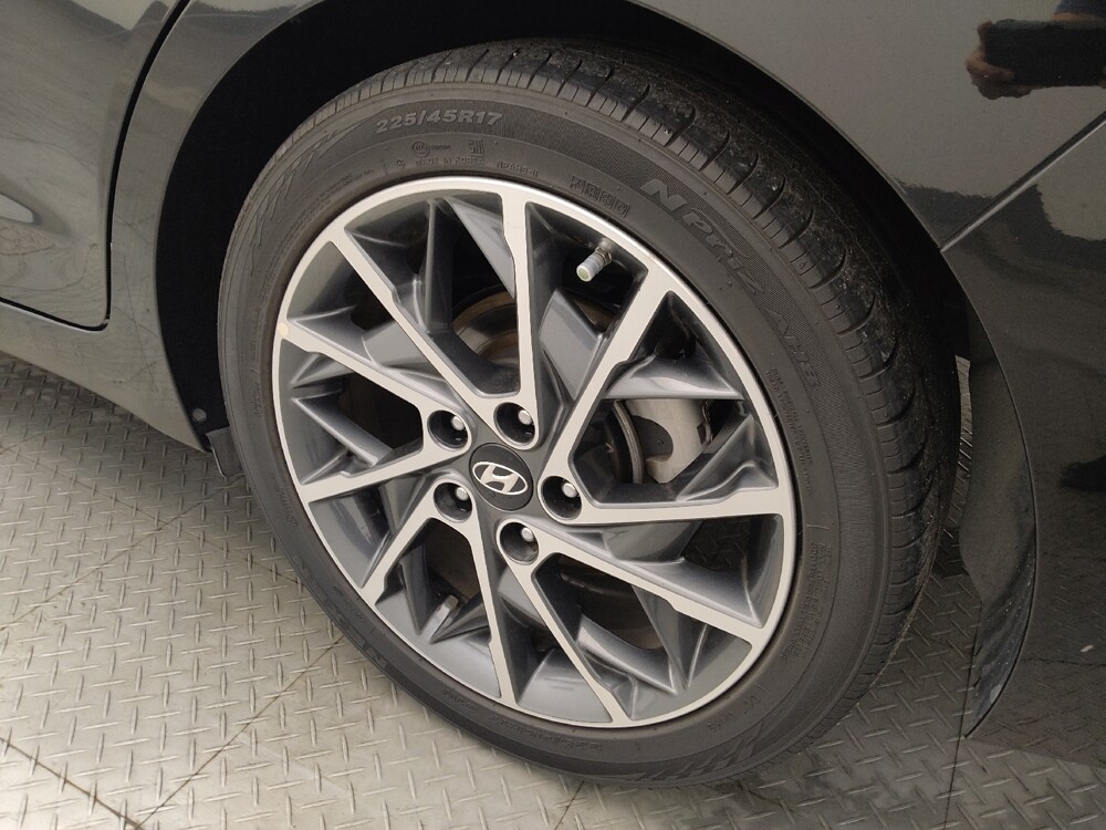 2019 Hyundai Elantra in Houston, TX 77060 - 18135808 31