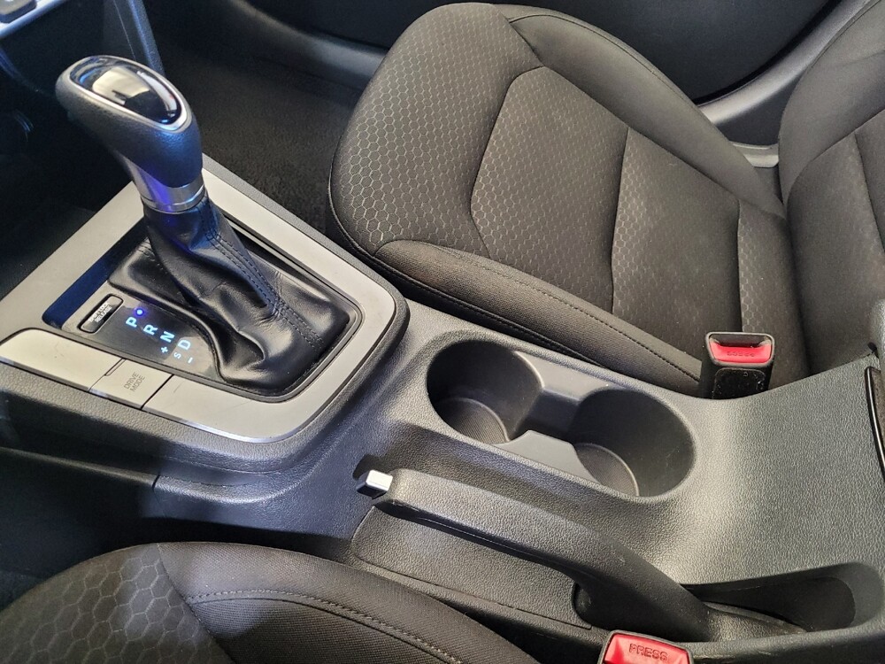 2020 Hyundai Elantra in Miamisburg, OH 45342 - 18135820 26