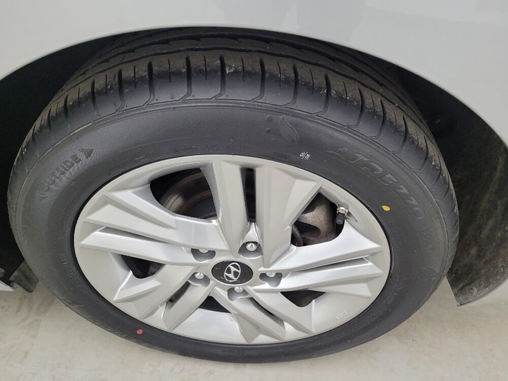 2020 Hyundai Elantra in Miamisburg, OH 45342 - 18135820 31