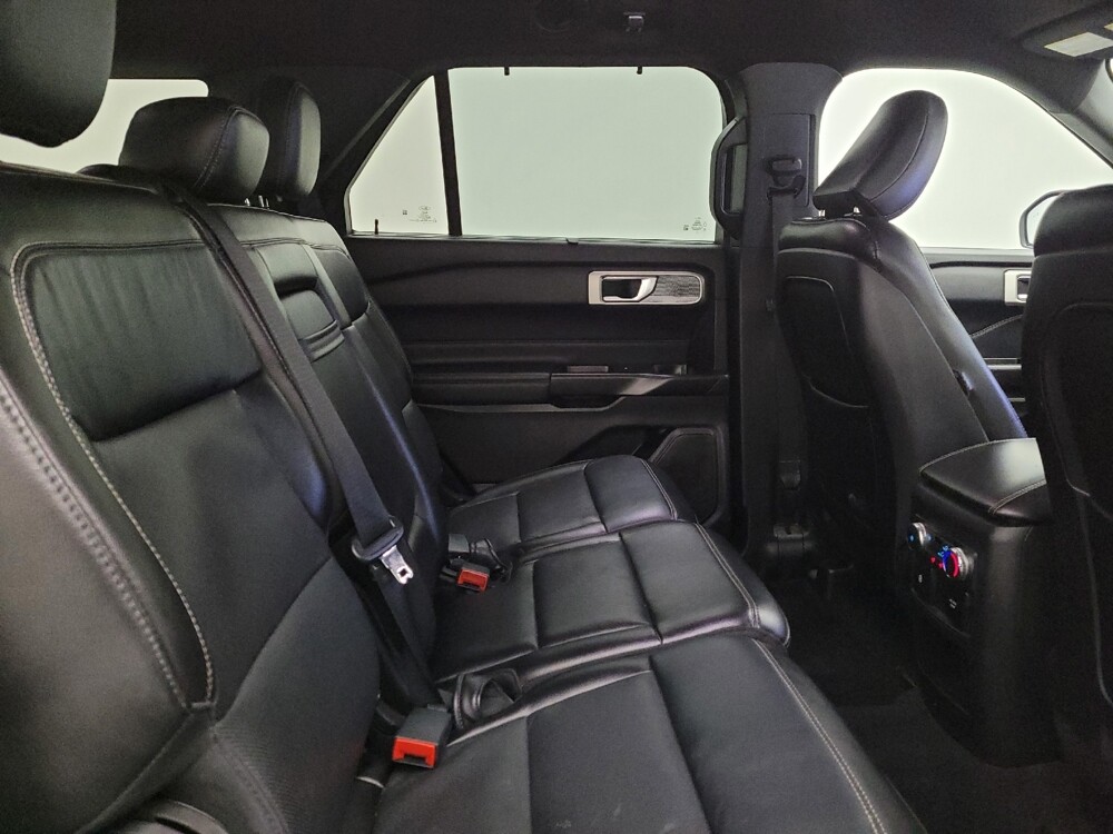 2020 Ford Explorer in Louisville, KY 40258 - 18135824 19