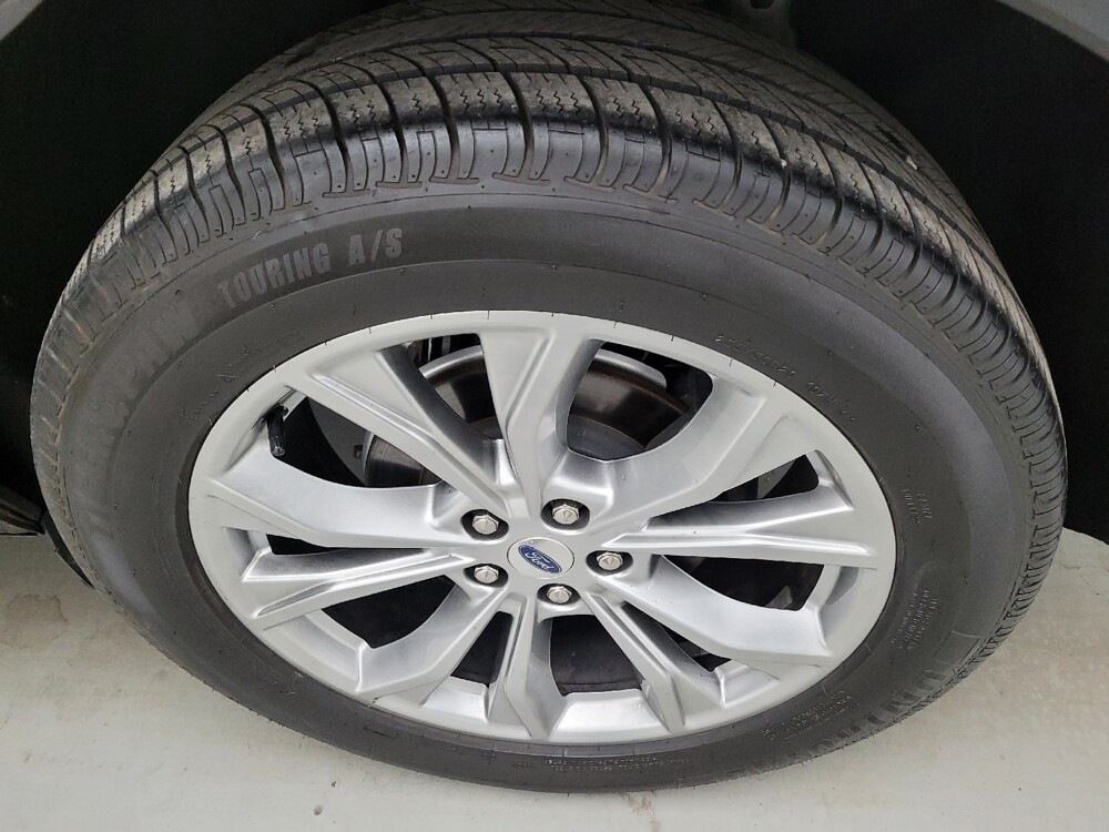 2020 Ford Explorer in Louisville, KY 40258 - 18135824 31