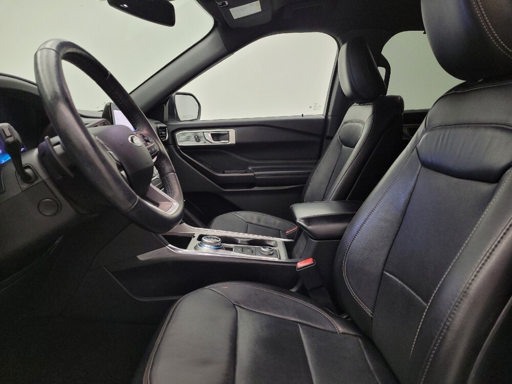 2020 Ford Explorer in Louisville, KY 40258 - 18135824 17