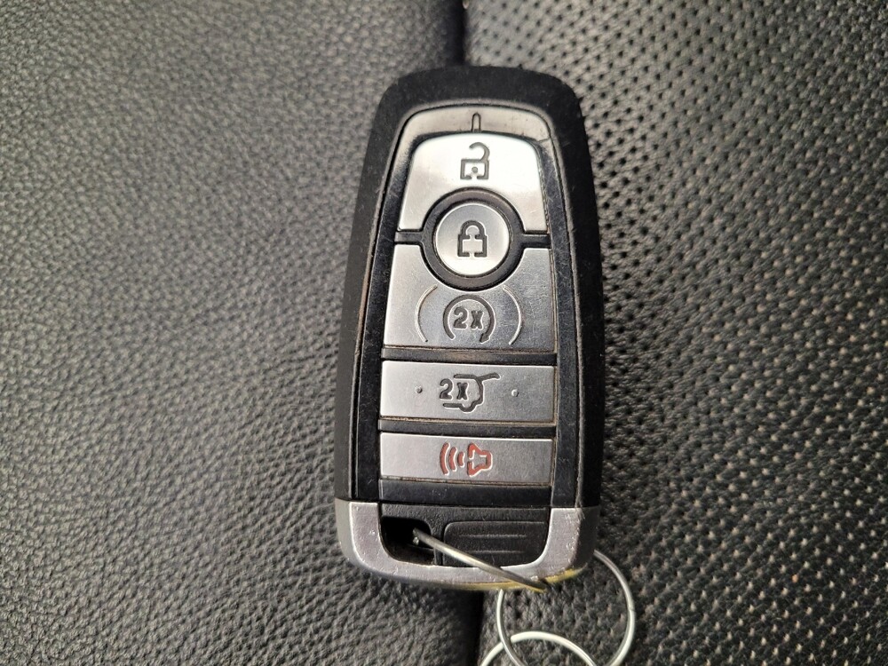 2020 Ford Explorer in Louisville, KY 40258 - 18135824 32