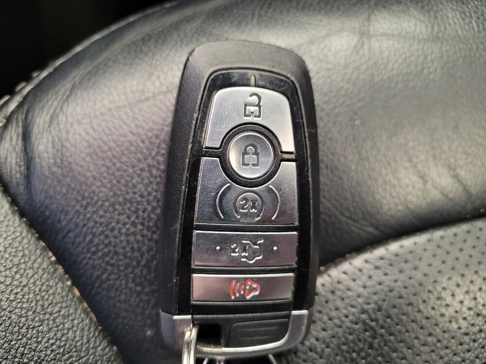 2018 Ford Explorer in Louisville, KY 40258 - 18135830 32