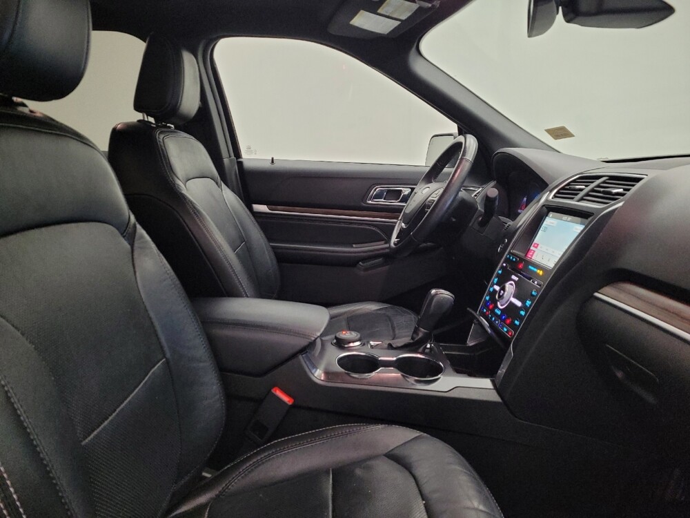 2018 Ford Explorer in Louisville, KY 40258 - 18135830 21