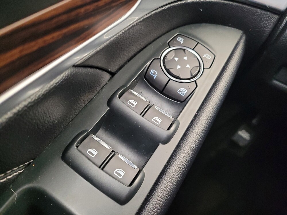 2018 Ford Explorer in Louisville, KY 40258 - 18135830 27