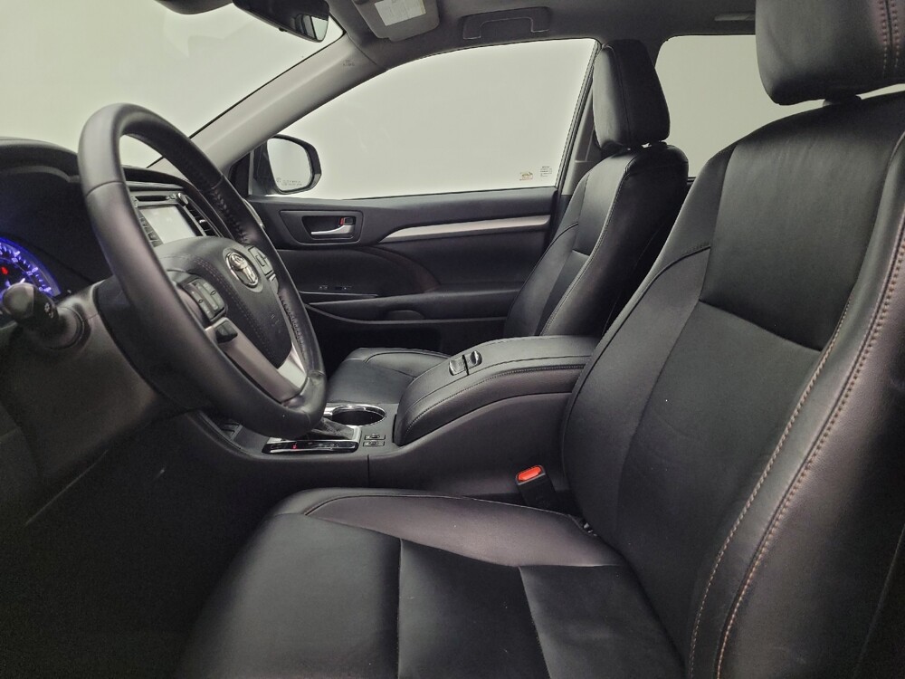 2019 Toyota Highlander in Maple Heights, OH 44137 - 18135833 17