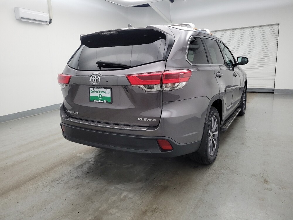 2019 Toyota Highlander in Maple Heights, OH 44137 - 18135833 7