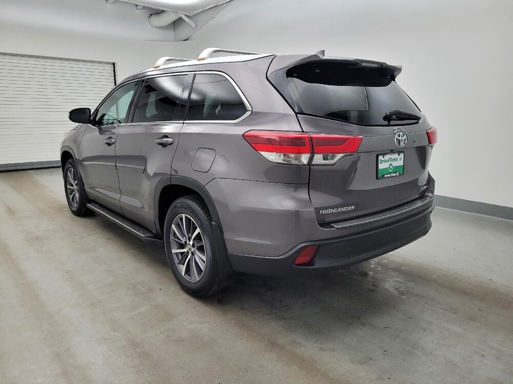 2019 Toyota Highlander in Maple Heights, OH 44137 - 18135833 5