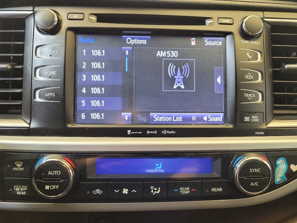 2019 Toyota Highlander in Maple Heights, OH 44137 - 18135833 25