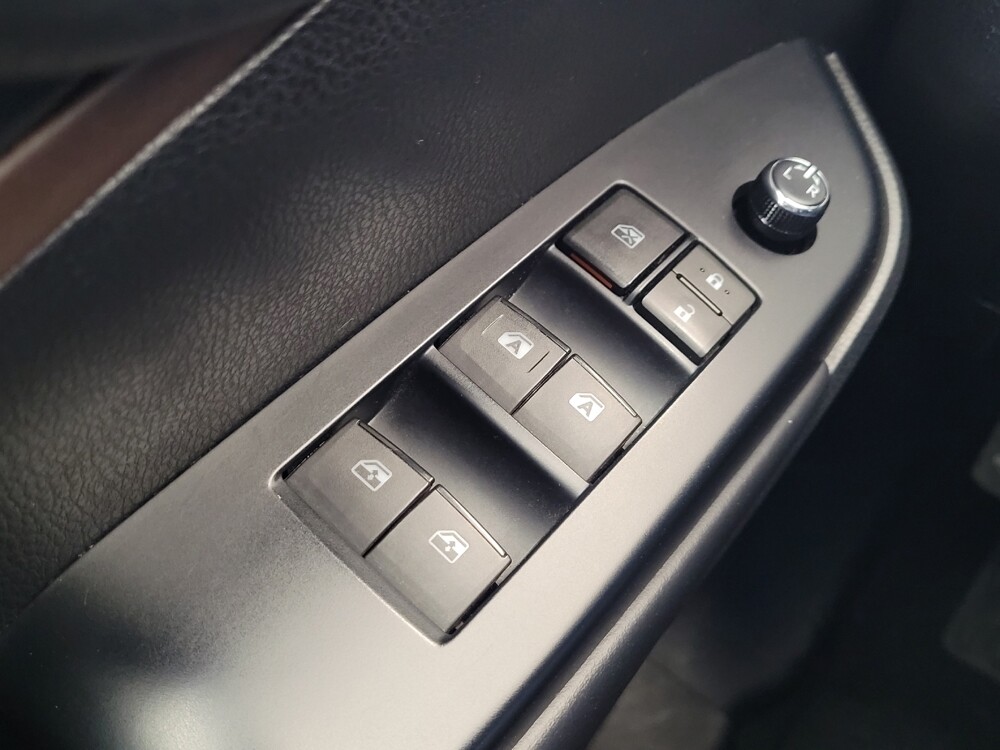 2019 Toyota Highlander in Maple Heights, OH 44137 - 18135833 27