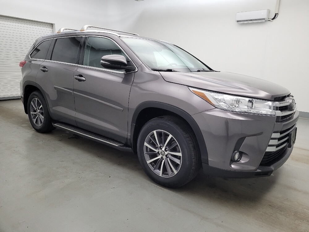 2019 Toyota Highlander in Maple Heights, OH 44137 - 18135833 11