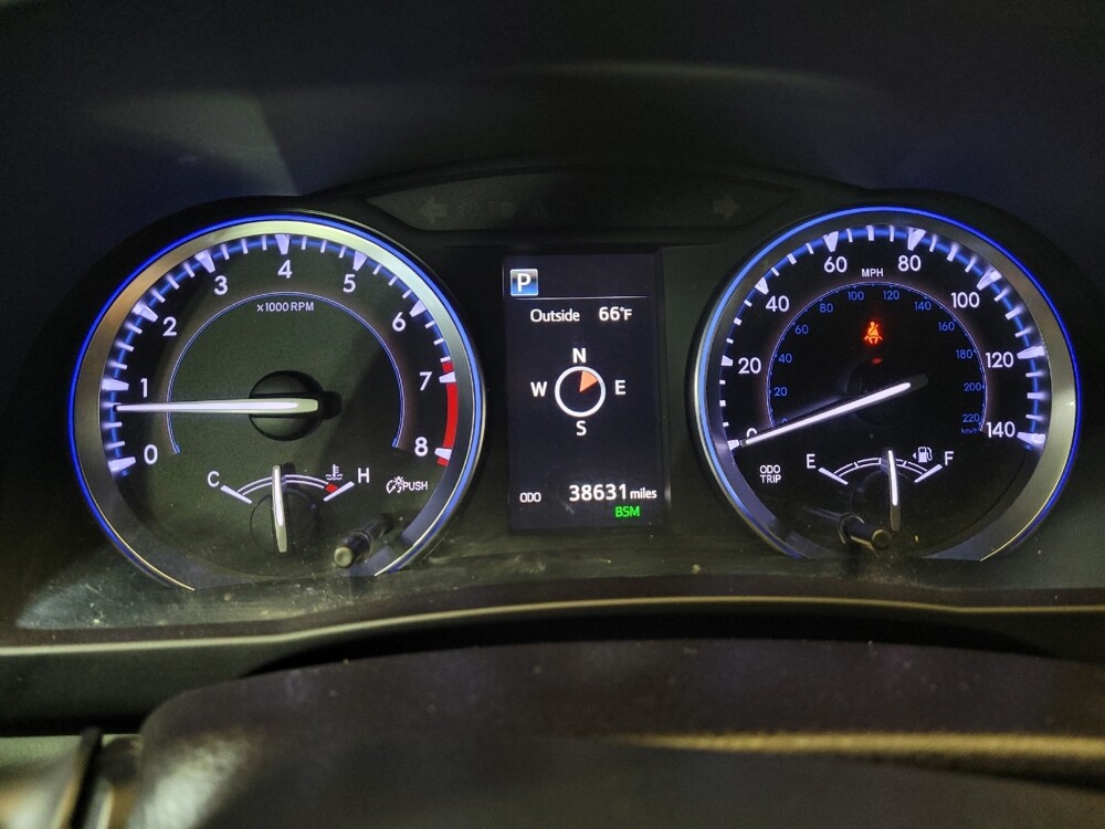 2019 Toyota Highlander in Maple Heights, OH 44137 - 18135833 23