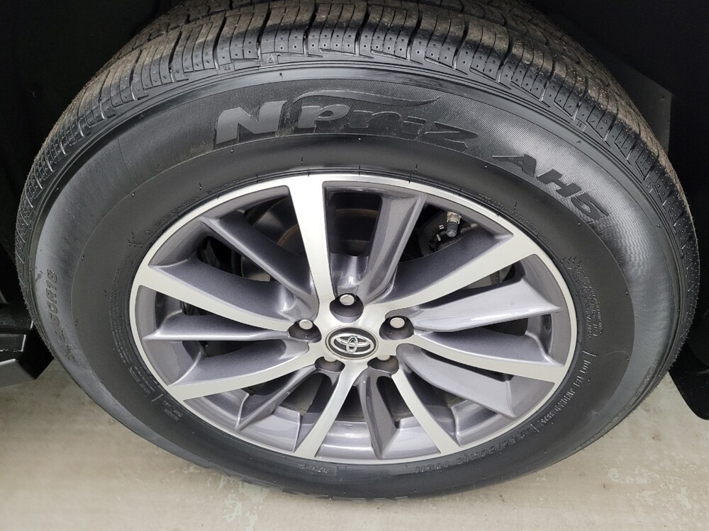 2019 Toyota Highlander in Maple Heights, OH 44137 - 18135833 31