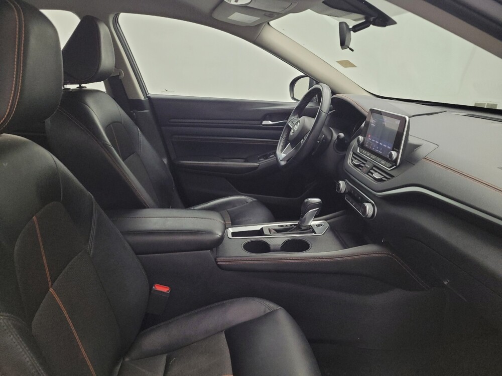 2020 Nissan Altima in Columbus, OH 43228 - 18135840 21