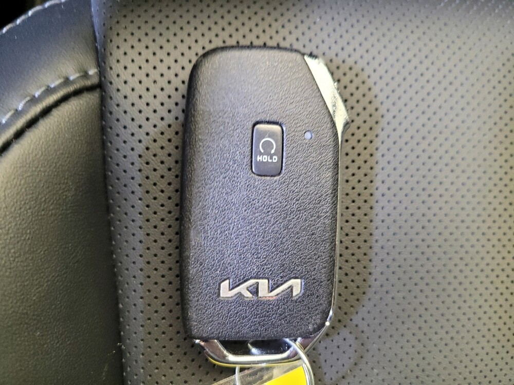 2022 Kia Telluride in Cincinnati, OH 45255 - 18135842 32