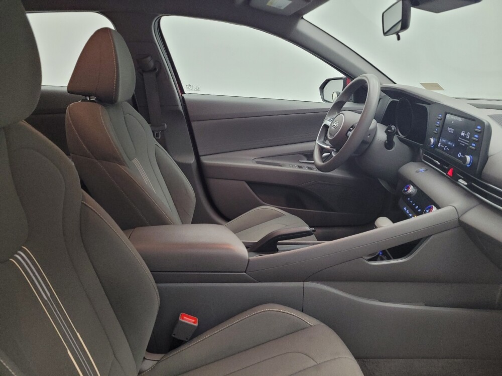 2023 Hyundai Elantra in Cincinnati, OH 45255 - 18135846 21
