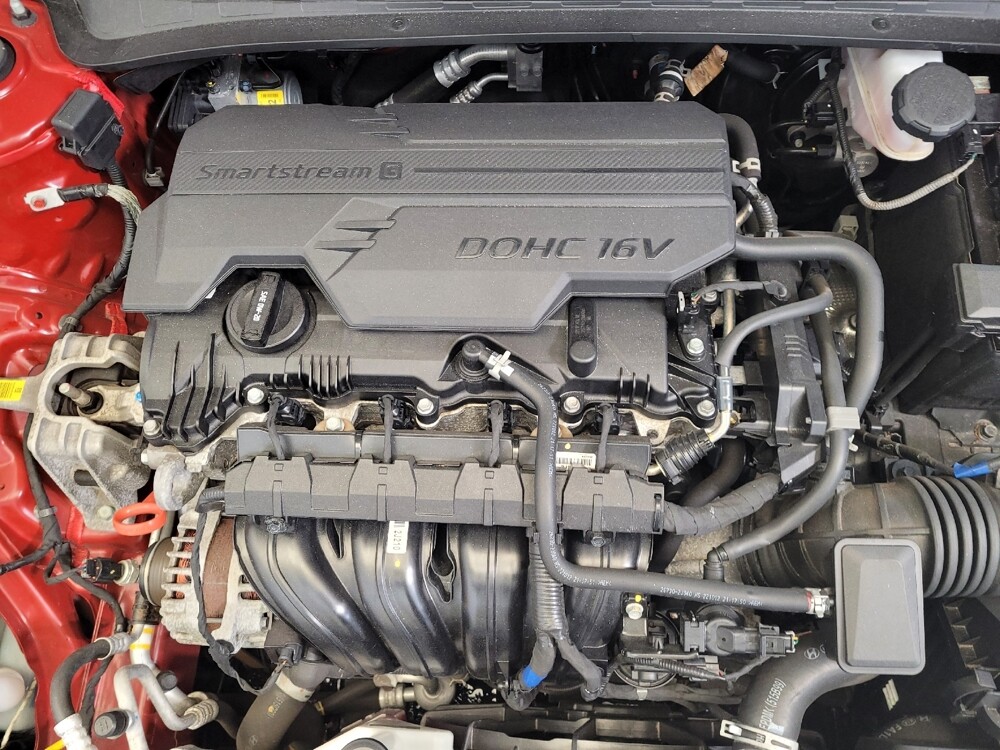 2023 Hyundai Elantra in Cincinnati, OH 45255 - 18135846 30