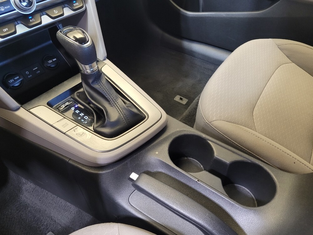 2020 Hyundai Elantra in Louisville, KY 40258 - 18135848 26