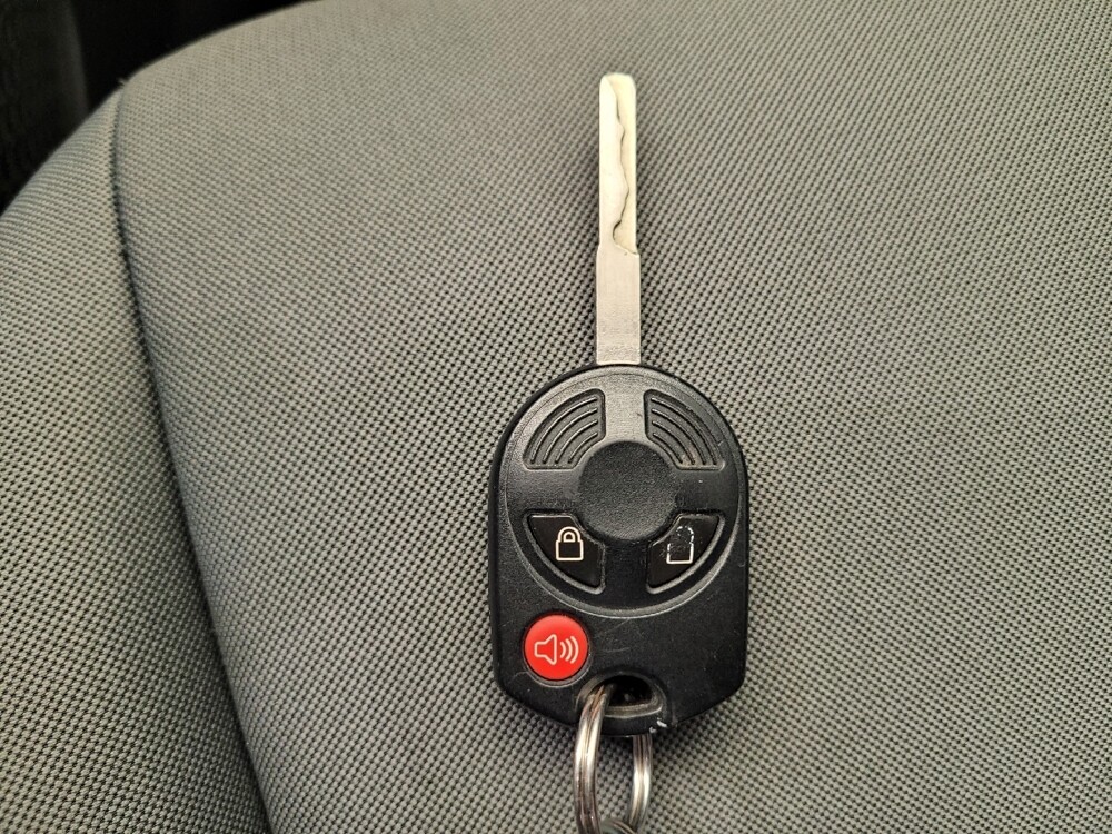 2015 Ford Escape in Louisville, KY 40258 - 18135850 32