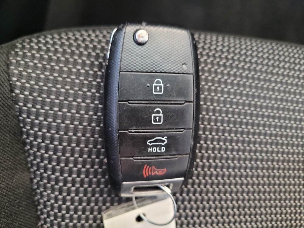 2017 Kia Forte in Louisville, KY 40258 - 18135863 32