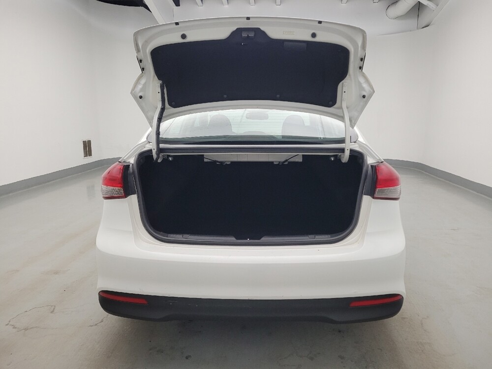 2017 Kia Forte in Louisville, KY 40258 - 18135863 29