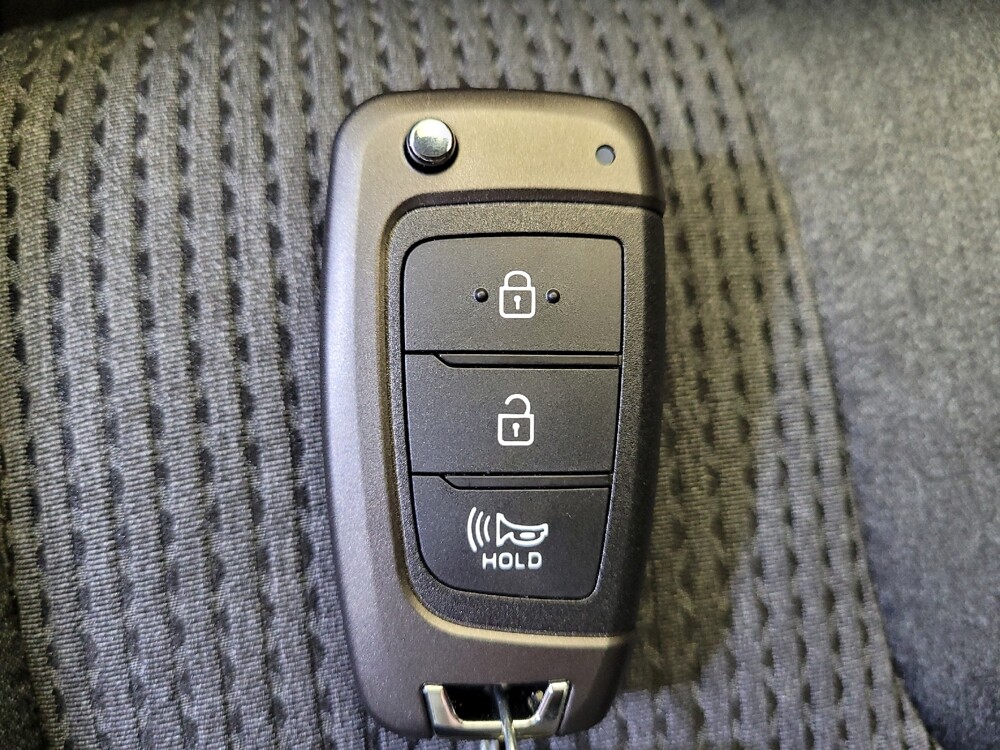 2019 Hyundai Santa Fe in Columbus, OH 43228 - 18135865 32