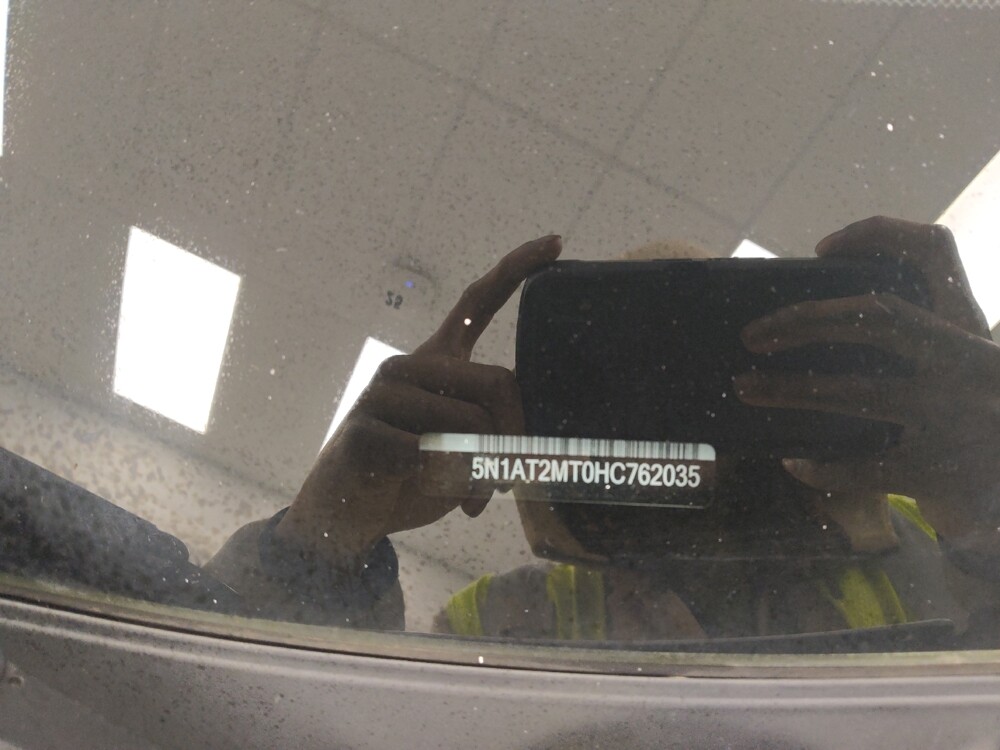 2017 Nissan Rogue in St. Louis, MO 63136 - 18135868 33