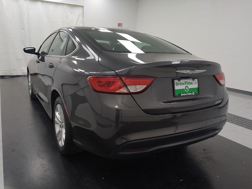 2017 Chrysler 200 in St. Louis, MO 63136 - 18135869 5