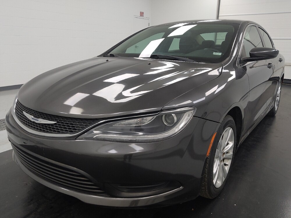 2017 Chrysler 200 in St. Louis, MO 63136 - 18135869 15
