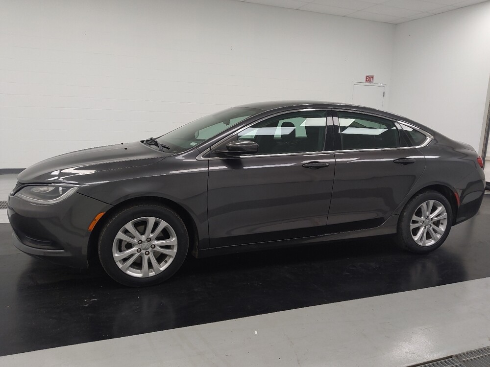 2017 Chrysler 200 in St. Louis, MO 63136 - 18135869 2
