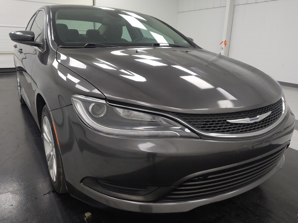2017 Chrysler 200 in St. Louis, MO 63136 - 18135869 14