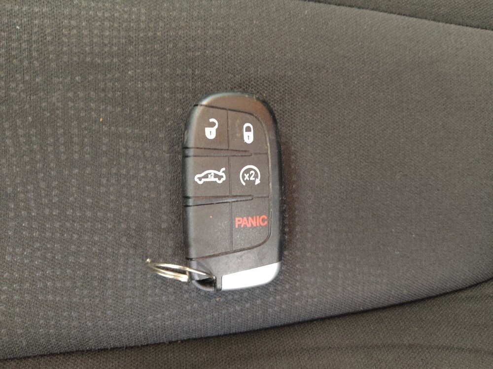 2017 Chrysler 200 in St. Louis, MO 63136 - 18135869 32