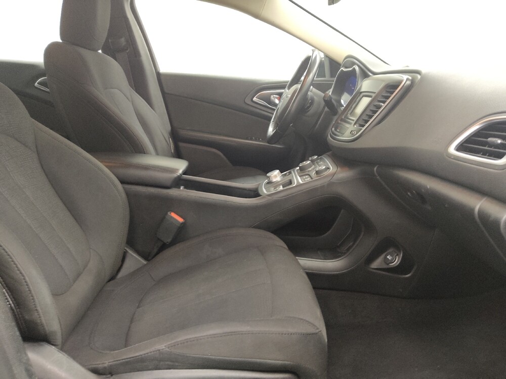 2017 Chrysler 200 in St. Louis, MO 63136 - 18135869 21