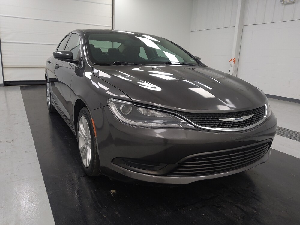 2017 Chrysler 200 in St. Louis, MO 63136 - 18135869 13