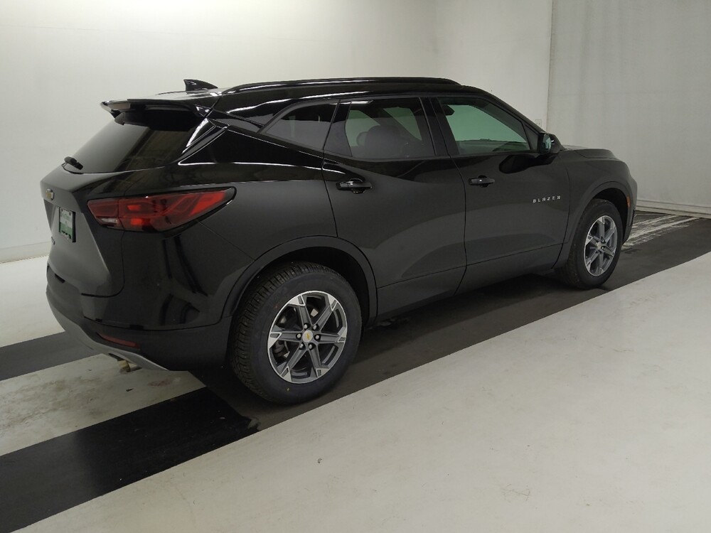 2024 Chevrolet Blazer in St. Louis, MO 63125 - 18135906 10