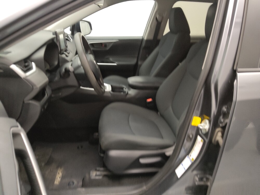 2019 Toyota RAV4 in Independence, MO 64055 - 18135907 17