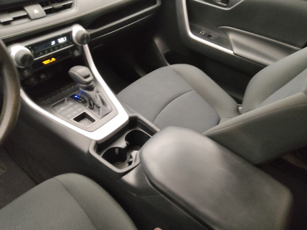 2019 Toyota RAV4 in Independence, MO 64055 - 18135907 26