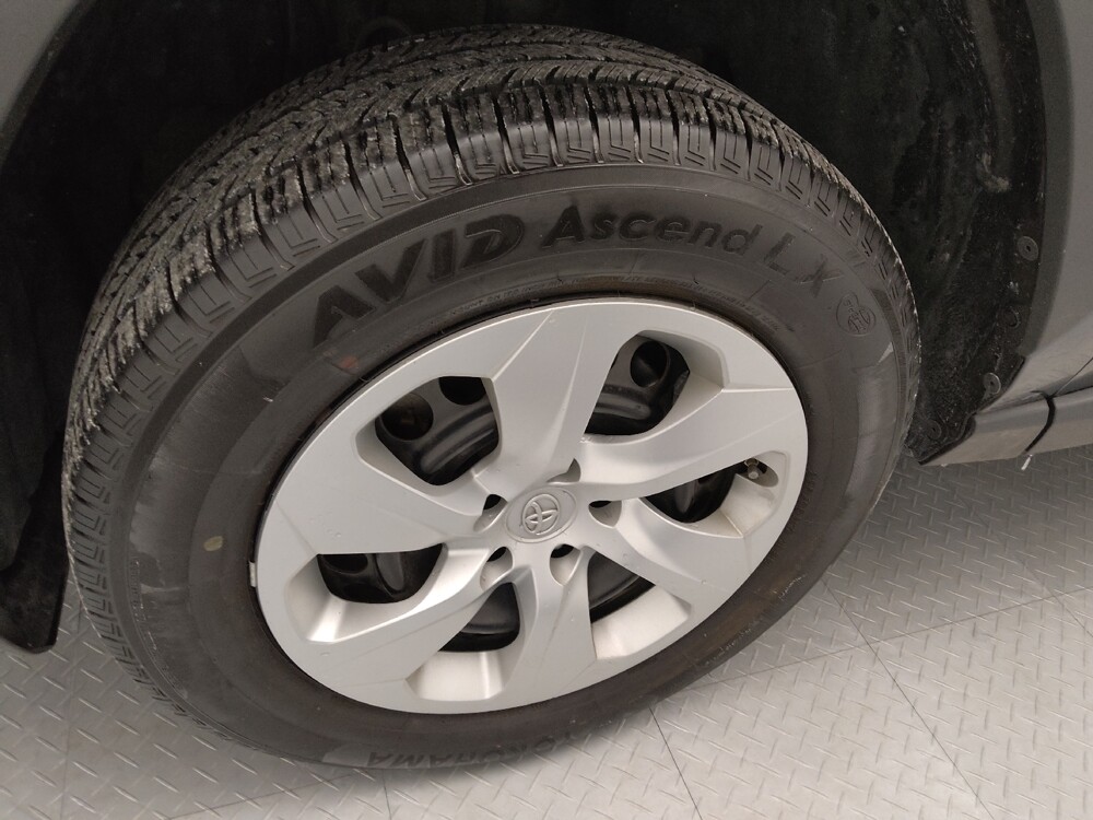 2019 Toyota RAV4 in Independence, MO 64055 - 18135907 31