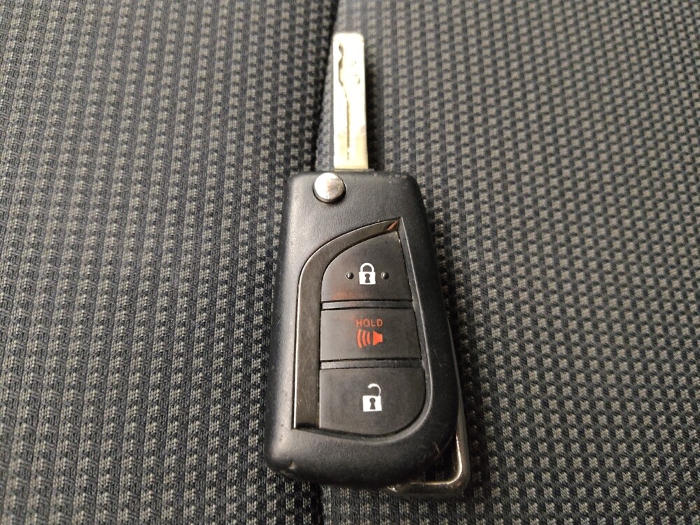 2019 Toyota RAV4 in Independence, MO 64055 - 18135907 32