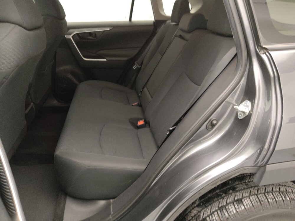 2019 Toyota RAV4 in Independence, MO 64055 - 18135907 18