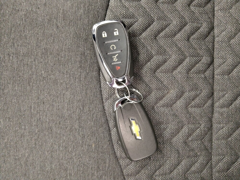 2024 Chevrolet Equinox in Wichita, KS 67207 - 18135913 32