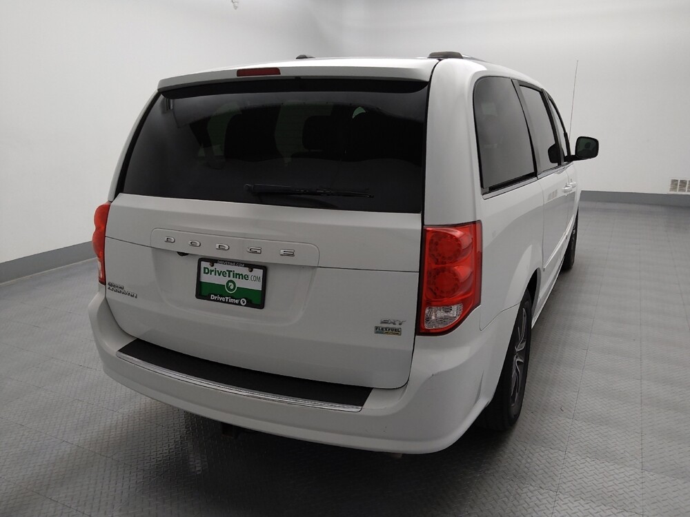 2017 Dodge Grand Caravan in Gladstone, MO 64118 - 18135914 7