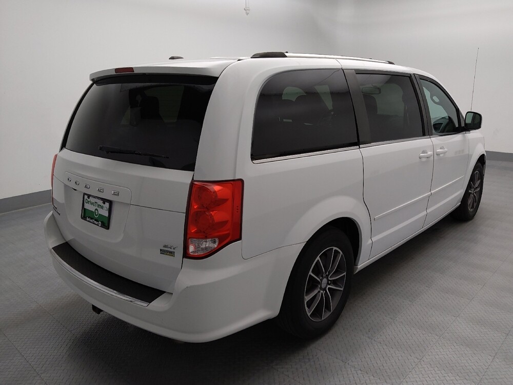 2017 Dodge Grand Caravan in Gladstone, MO 64118 - 18135914 9