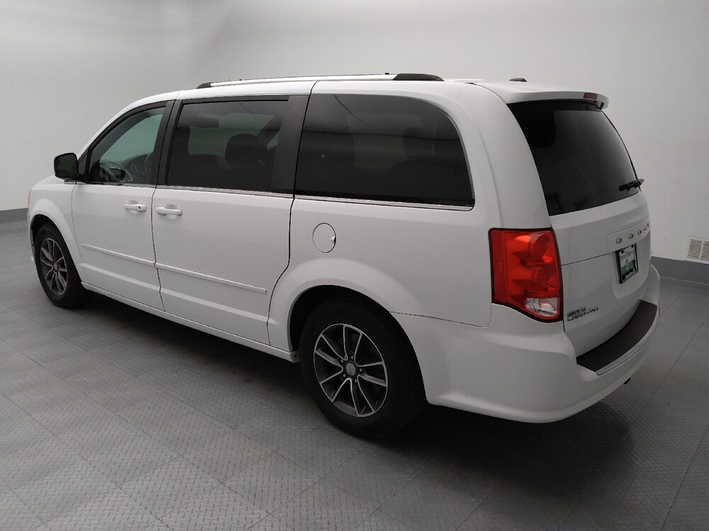 2017 Dodge Grand Caravan in Gladstone, MO 64118 - 18135914 3